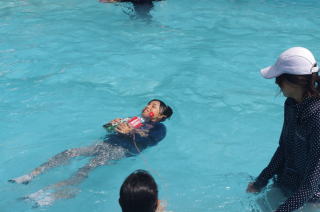 7月18日　着衣水泳